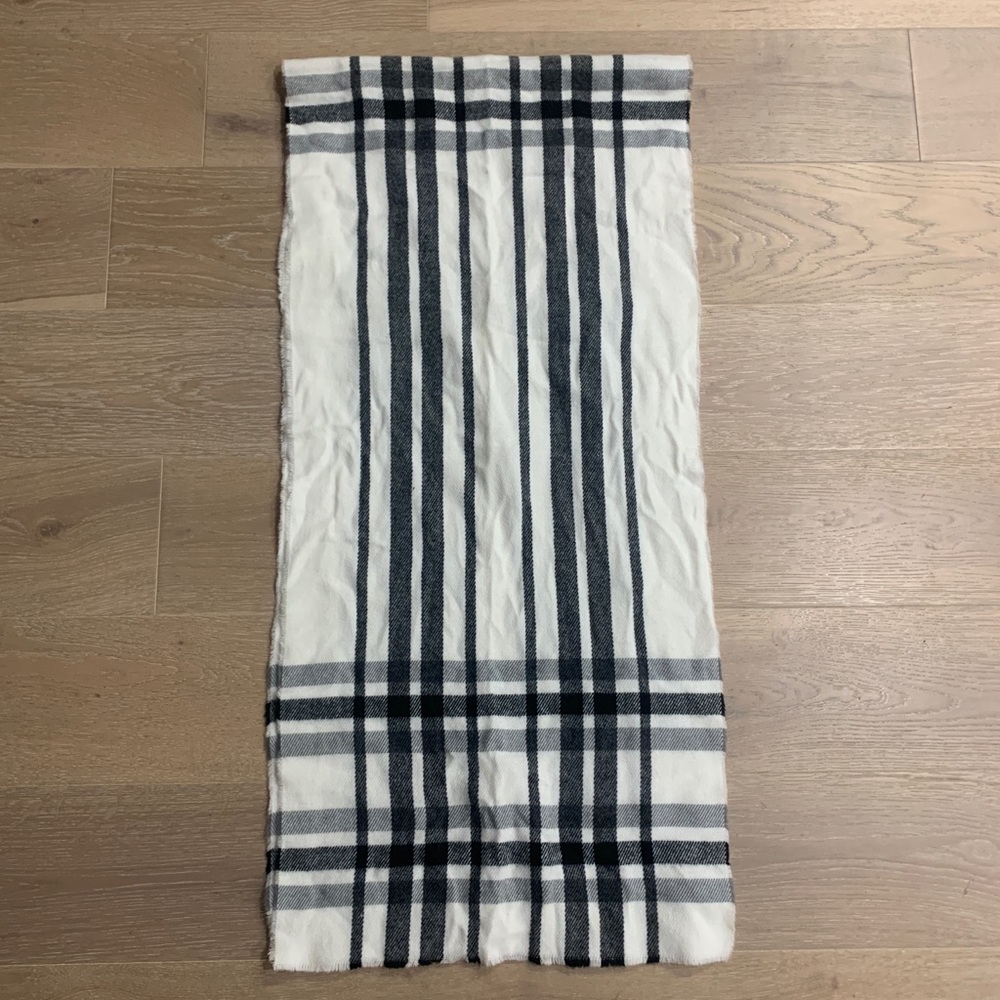 (Clearance) Express Cozy Black & White Plaid Scarf